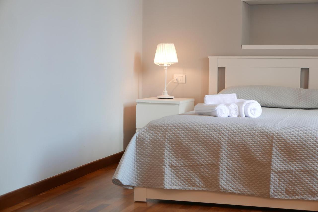 Suite 261 - Intero Appartamento Nel Centro Di Бари Экстерьер фото