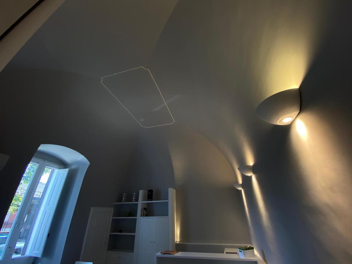 Suite 261 - Intero Appartamento Nel Centro Di Бари Экстерьер фото