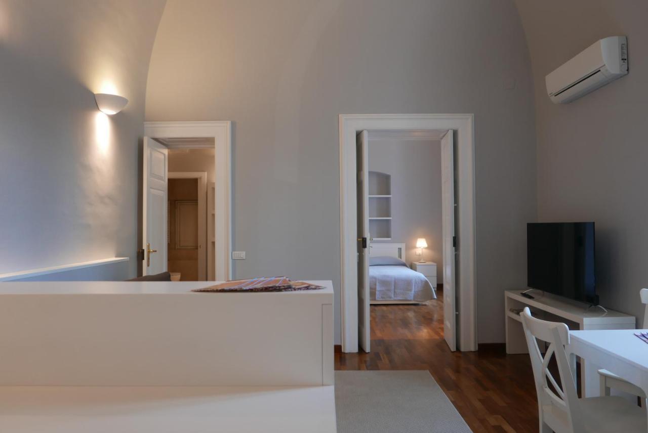 Suite 261 - Intero Appartamento Nel Centro Di Бари Экстерьер фото