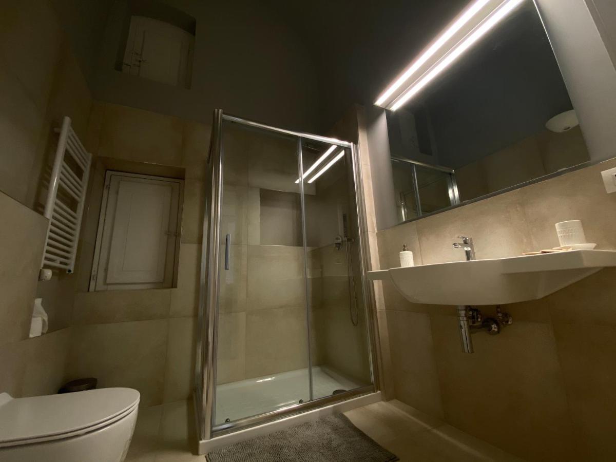 Suite 261 - Intero Appartamento Nel Centro Di Бари Экстерьер фото