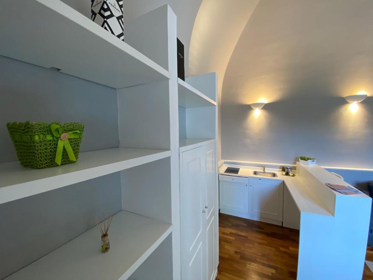 Suite 261 - Intero Appartamento Nel Centro Di Бари Экстерьер фото