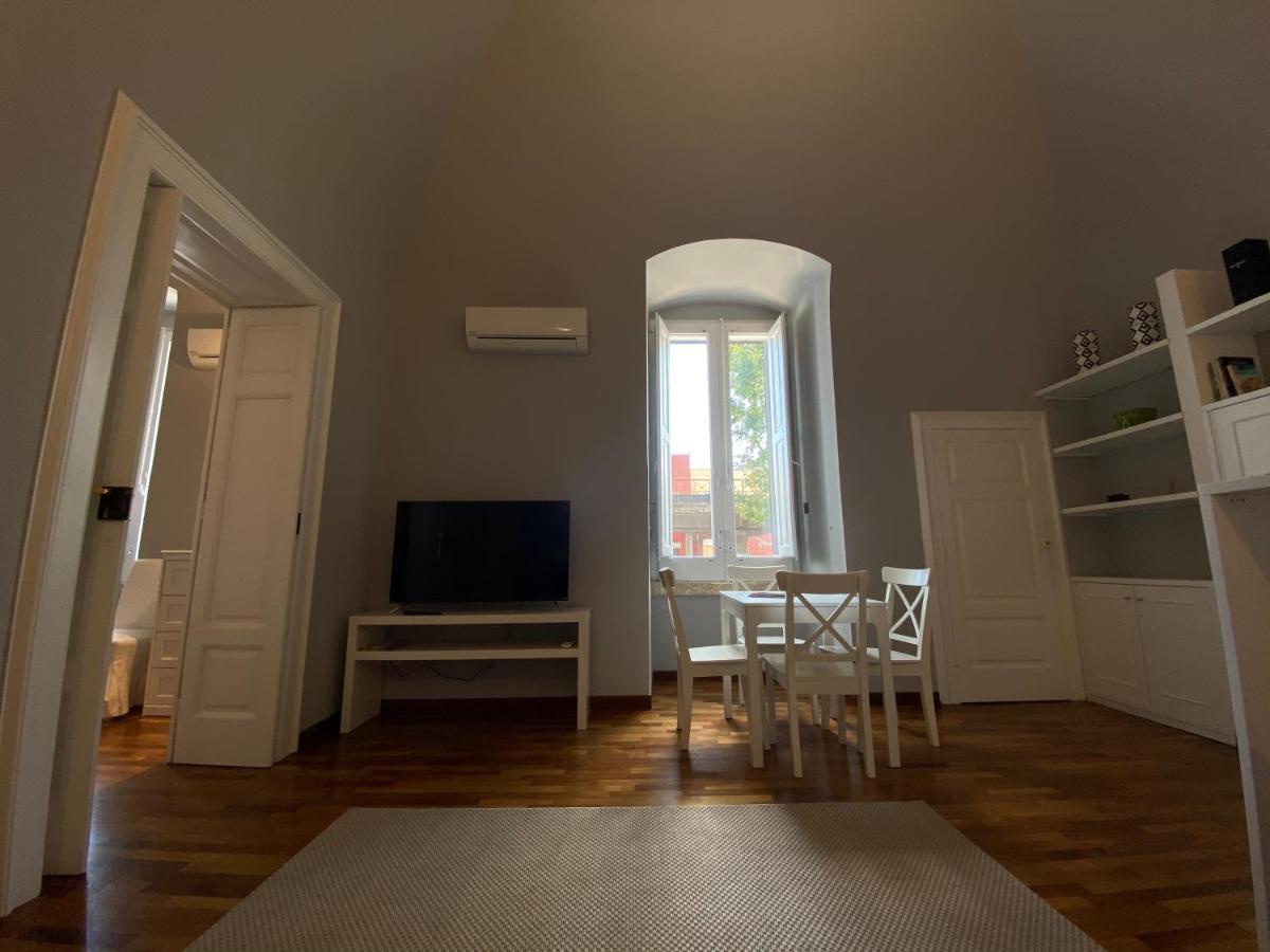 Suite 261 - Intero Appartamento Nel Centro Di Бари Экстерьер фото